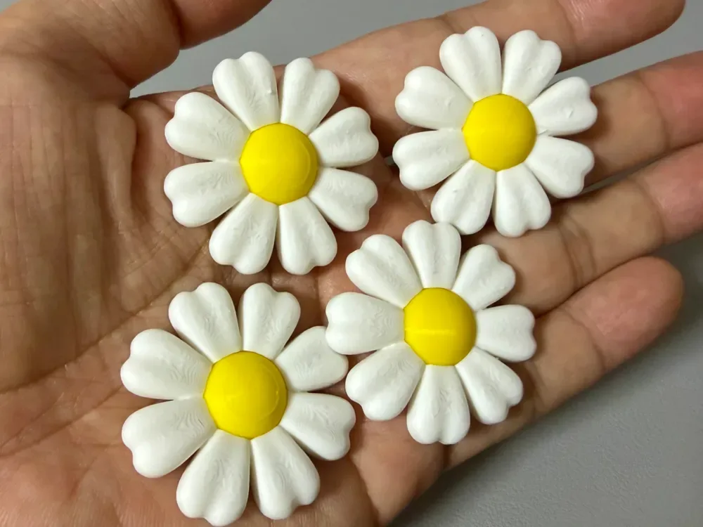 Daisy Keychain